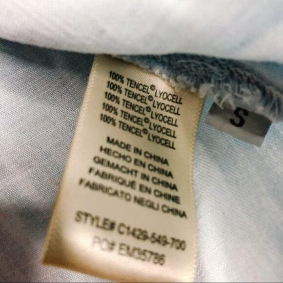 Cloth & Stone Anthropologie Chambray Light Wash Blue Bell Sleeve Blouse Small - Picture 5 of 7